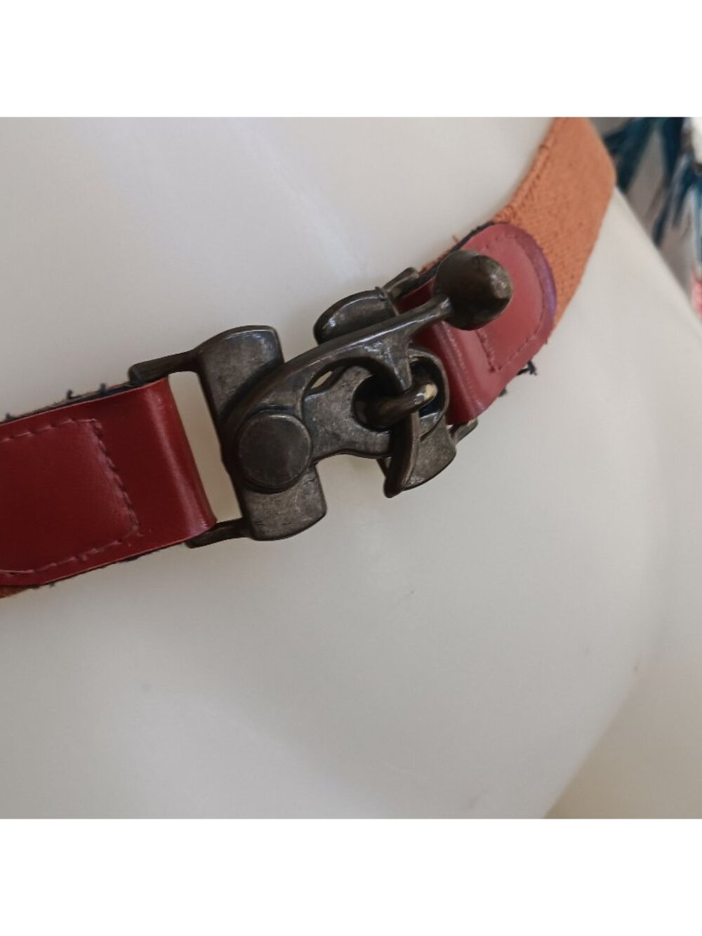 Vintage 28W 29W Stretch Tan Canvas Belt With Metal Hook Clasp Red Leather
